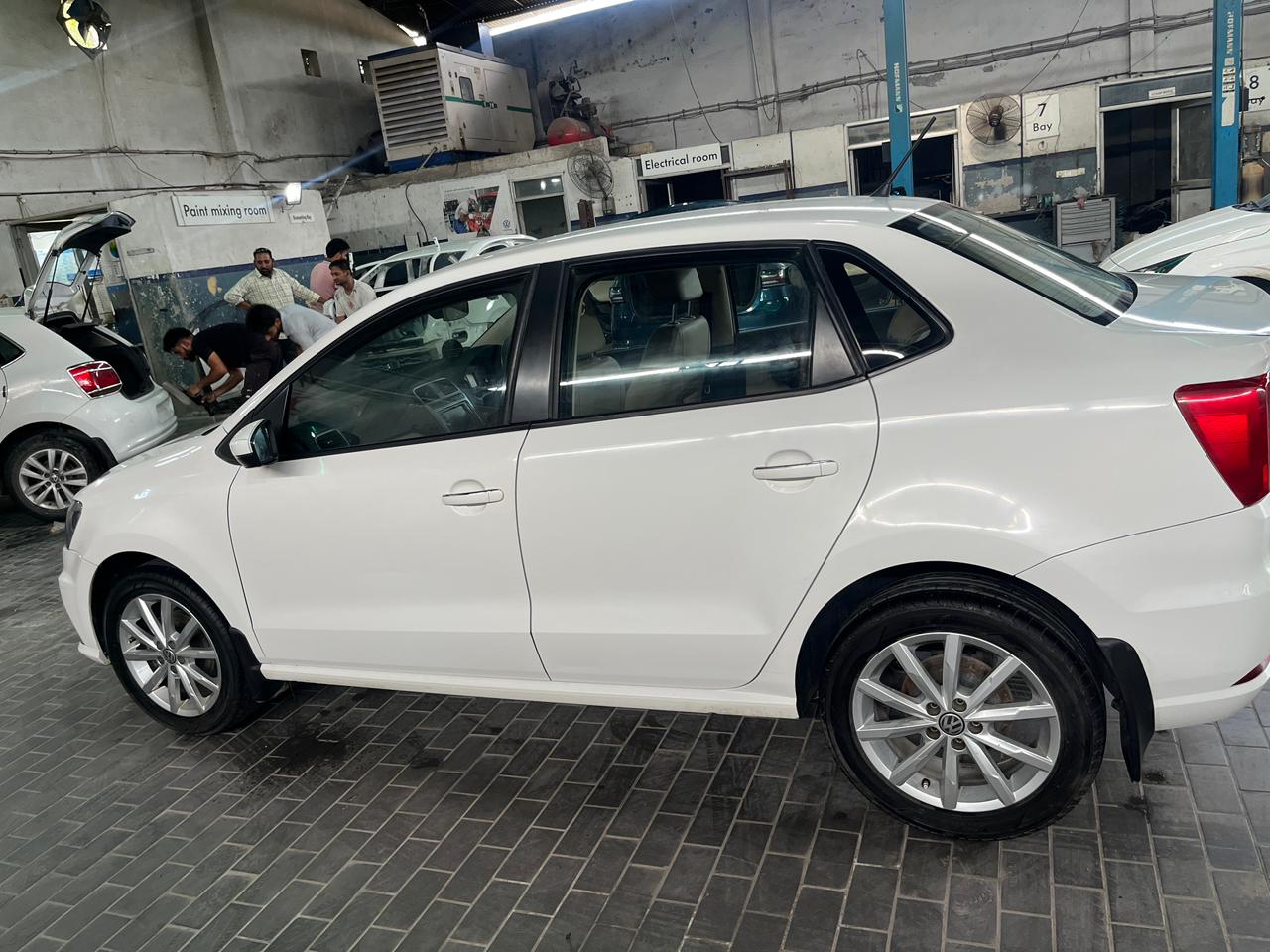 Volkswagen Ameo(2016-2019) Highline 1.2l Plus (p)